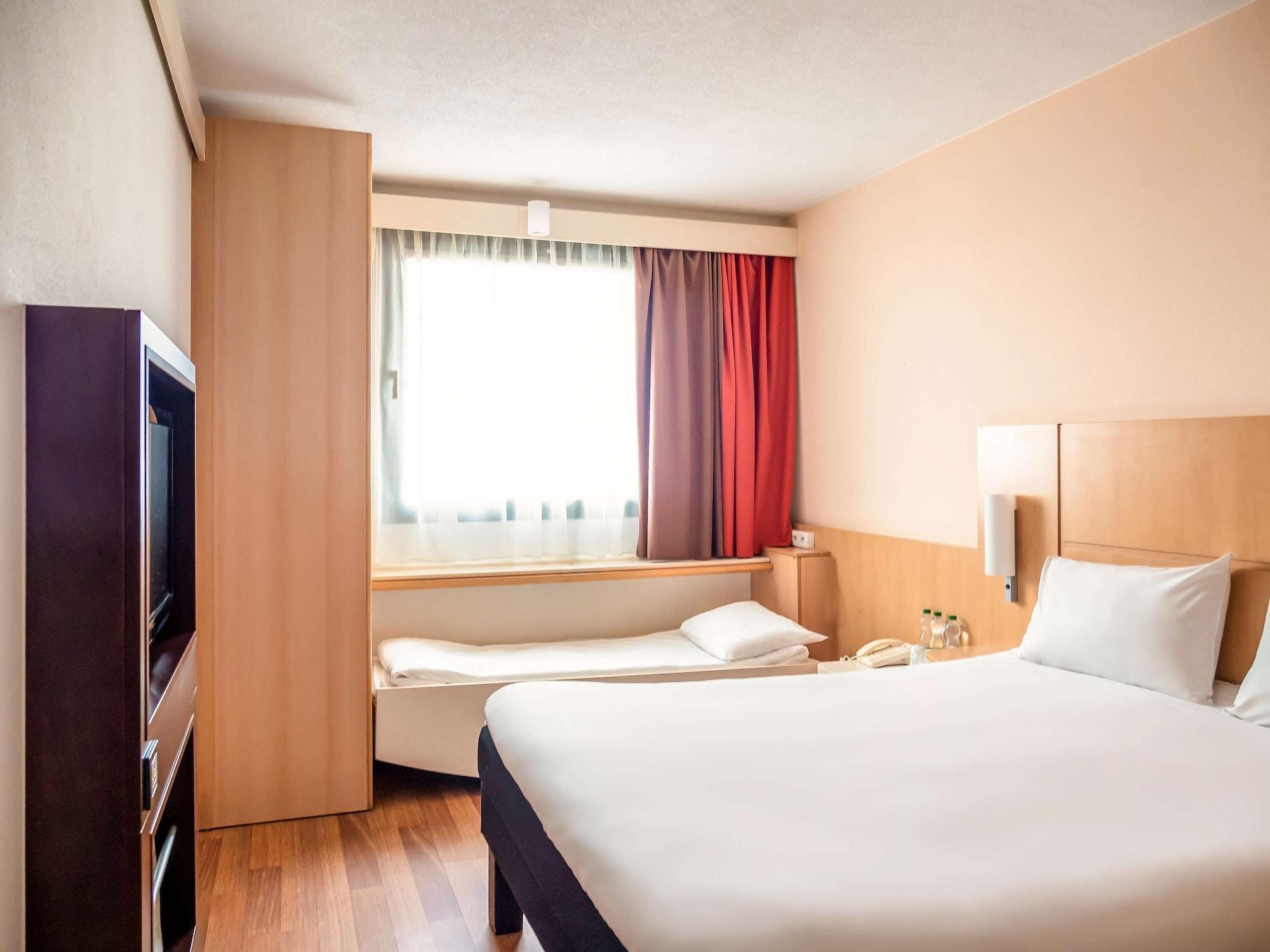 Hotel Ibis Barcelona Santa Coloma Santa Coloma de Gramanet Zewnętrze zdjęcie