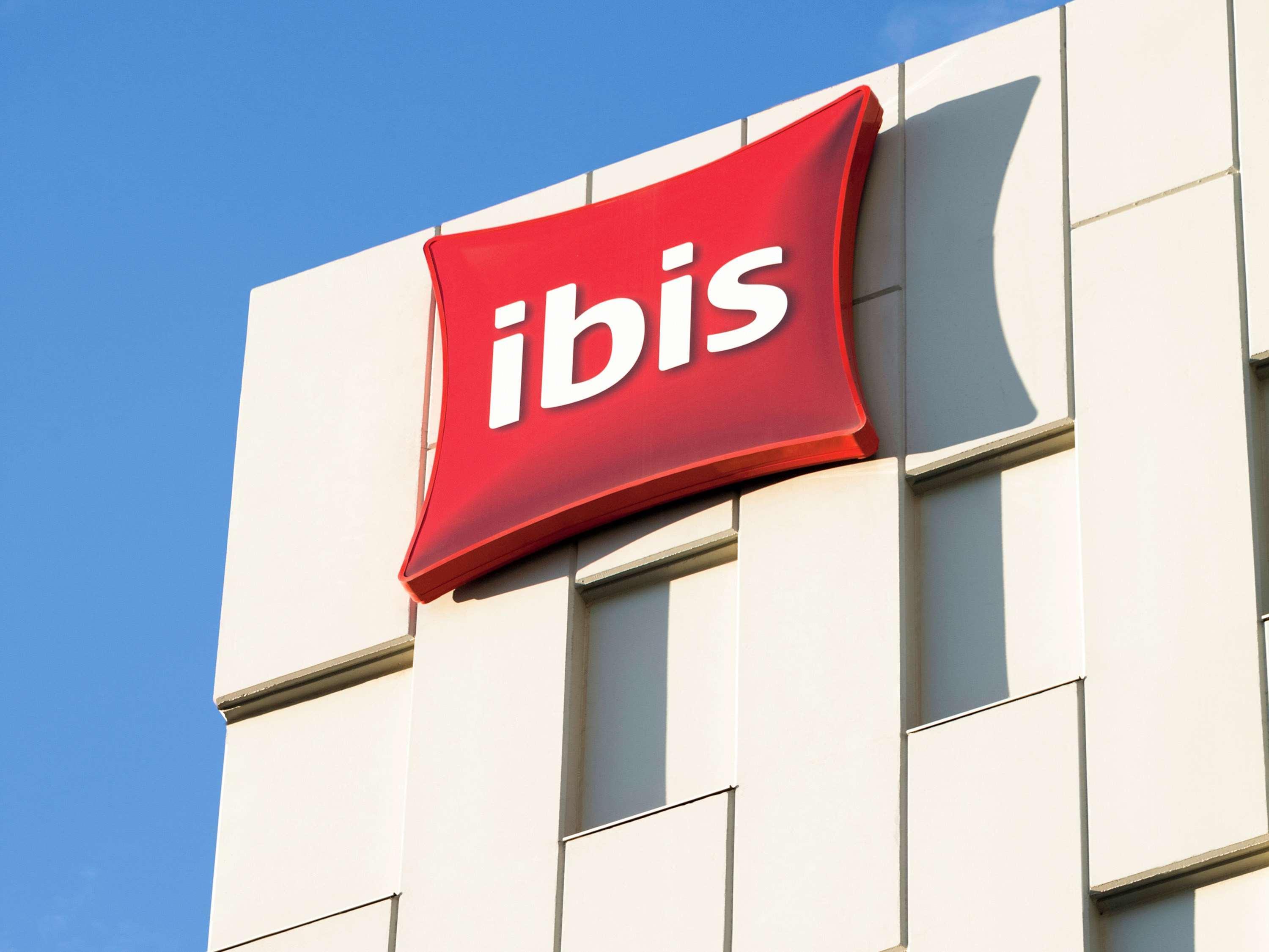Hotel Ibis Barcelona Santa Coloma Santa Coloma de Gramanet Zewnętrze zdjęcie