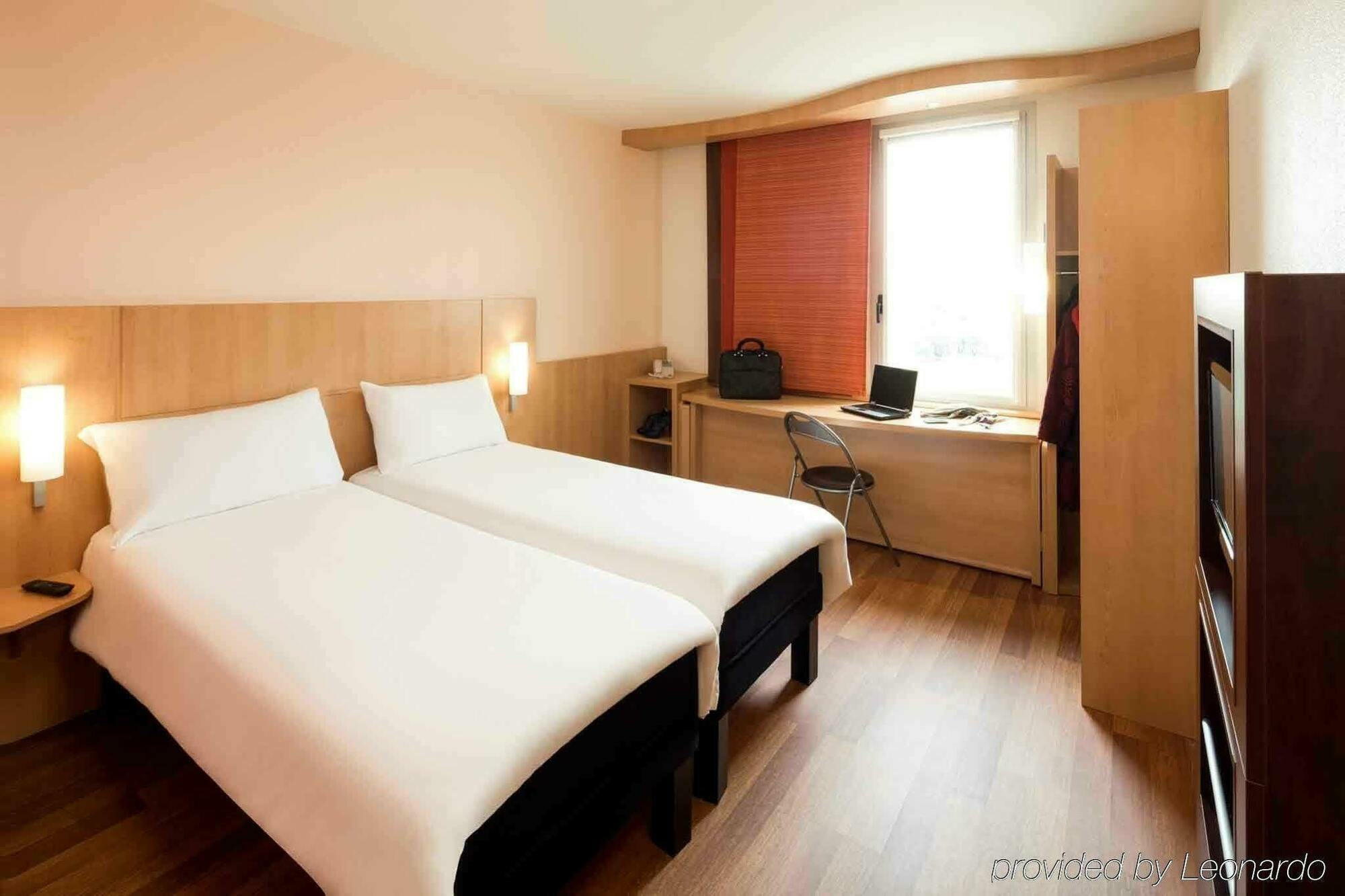 Hotel Ibis Barcelona Santa Coloma Santa Coloma de Gramanet Zewnętrze zdjęcie
